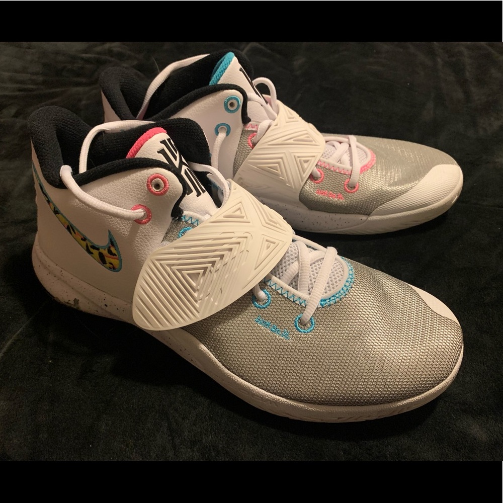 Nike Kyrie Flytrap III South Beach